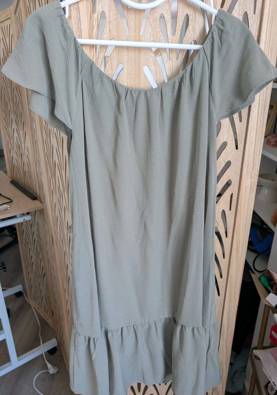 DKNY Women's Olive Green Ruffled Back Zip Flutter Short Sleeve Dress Size 12